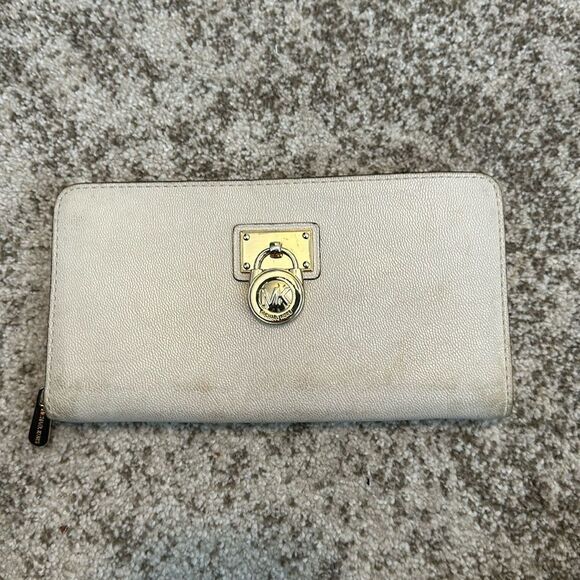 Michael Kors Cream Hamilton Wallet - Picture 1 of 8
